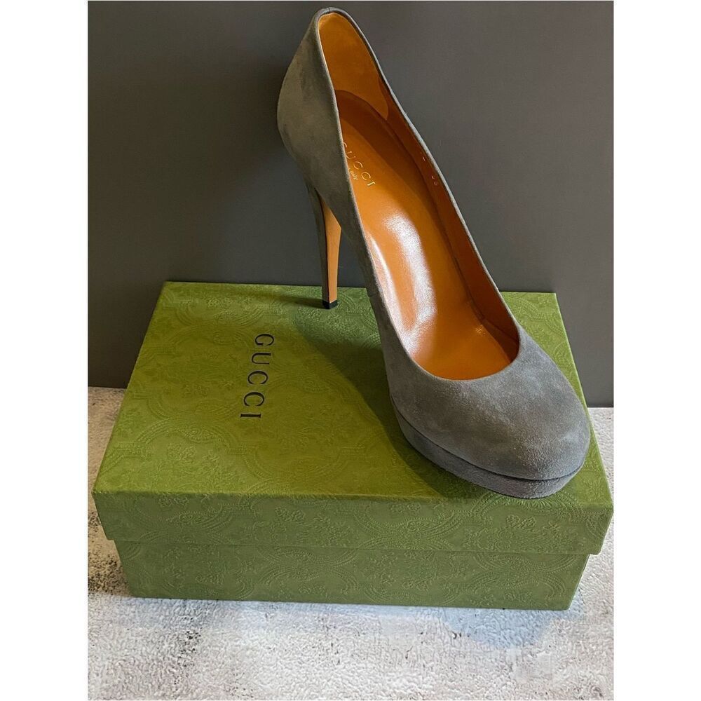 Gucci Gray Suede Round Toe Platform Stiletto Pumps Authentic & Like New